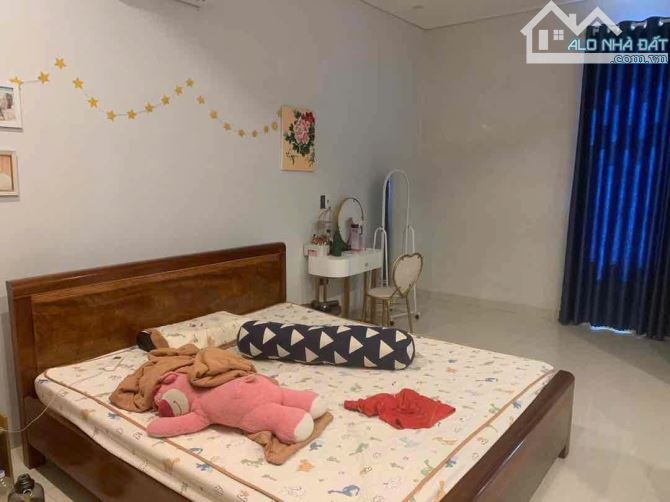 BIỆT THỰ VIP NAM VIỆT Á - GẦN SÔNG HÀN- 200M2, NGANG 10M - GIÁ SIÊU RẺ CHỈ 12 TỶ! - 4