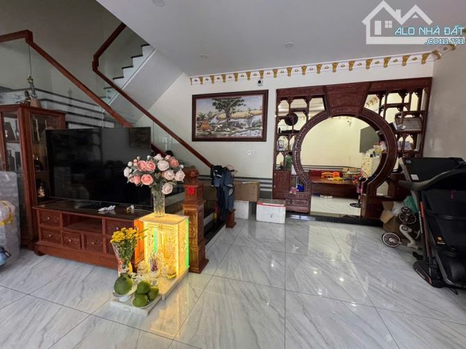 NHÀ MẶT TIỀN, NỞ HẬU, DT 217M2 (NGANG 8.08M), TĂNG NHƠN PHÚ A, QUẬN 9 - 4