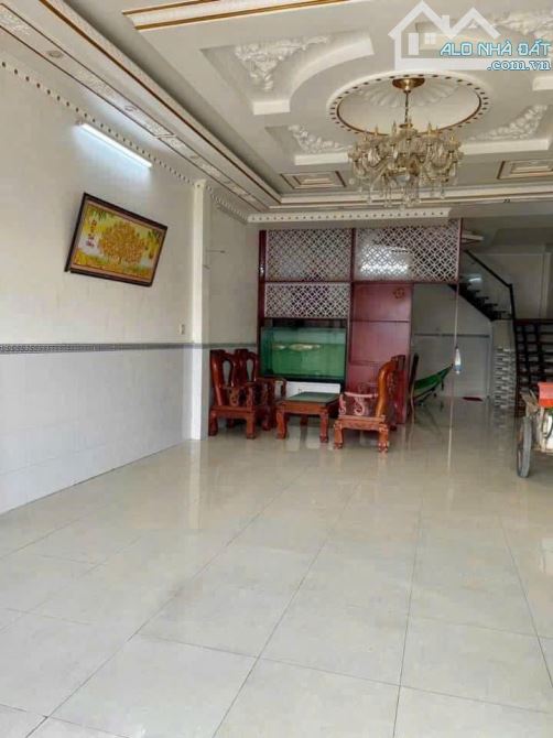 CHỦ GIẢM 2 TỶ . Bán nhà lầu MT bờ hồ Huỳnh Cương . - 4