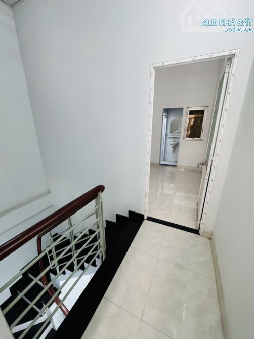NGAY CHỢ BÌNH TRỊ ĐÔNG TÊN LỬA - ĐƯỜNG 6M THÔNG TIỆN GIÁ HƠN 4 TỶ GẤP BÁN - 4