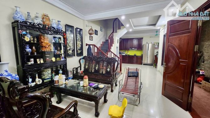 Chính chủ bán gấp nhà sát ô tô  ngõ Phố Quan Nhân, Thanh Xuân: DT: 65m2 -5 tầng. 13,4 tỷ. - 4