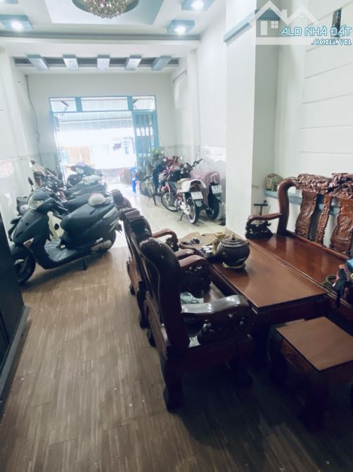 Mặt tiền kinh doanh ngay Lê Văn Quới, BHHA, Bình Tân, 80m² (4 x 20) x 3 tầng, chỉ 8.48 tỷ - 4