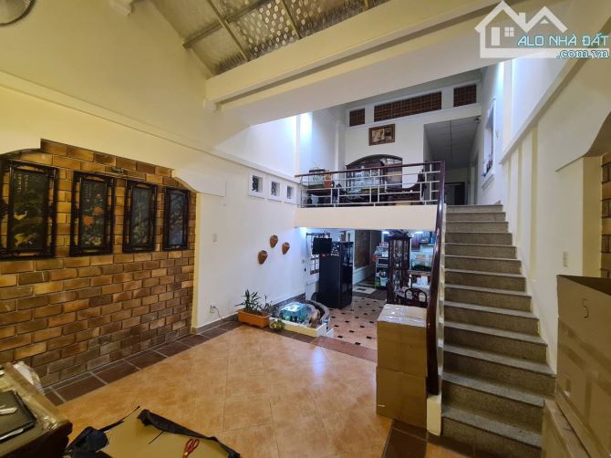 BIỆT THỰ 3 MẶT TIỀN – THÀNH THÁI, P14, QUẬN 10 – DT 122M² – SỔ VUÔNG – 23.5  TỶ TL - 4