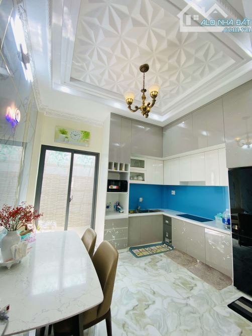 Cho thuê MB 3 tầng làm văn phòng, ở đ. xe tải lớn, chỉ 7 tr/th ngay KCN Chơn Thành 1&2 - 4