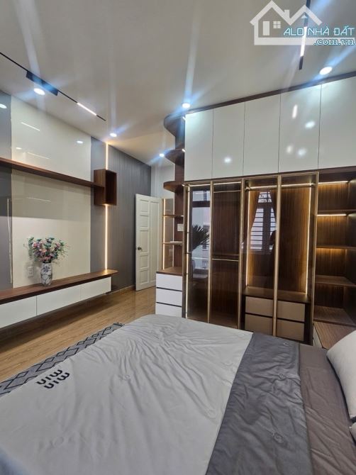 HXH Phan Huy Ích - Gần Emart - 4 Tầng 72m² - Giá 8.2 tỷ - 4