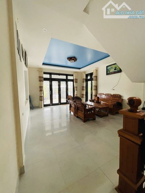 Bán nhà 2 Tầng.Mặt Tiền Nguyễn TấtThành. - 4