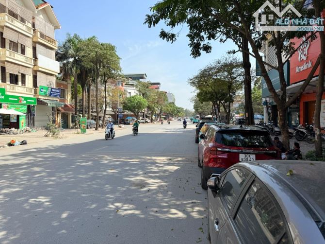 Bán nhà KĐT Đại Kim - Nguyễn Cảnh Dị - Hoàng Mai. Dt 80m, 5 tầng, mặt tiền 16m. Giá 46 tỷ - 4