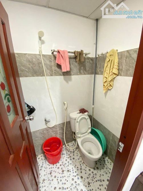 Bán nhà Đ. Bình Đông, Phường 14, Quận 8: 47m2, 2 tầng, Nở hậu, hẻm xe hơi, chỉ 3,95 tỷ - 4