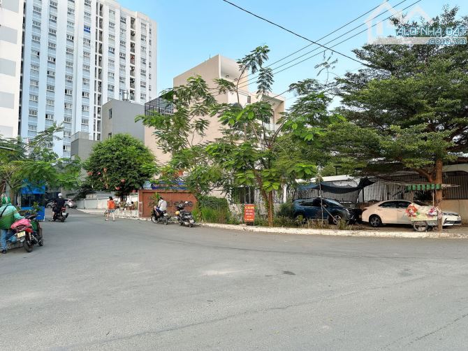 NHÀ HIẾM VƯỜN LÀI QUẬN 12 - 57M2 - NGANG 6M - NGAY KHU PHÂN LÔ - XE HƠI ĐẬU NGÀY ĐÊM THÔNG - 4