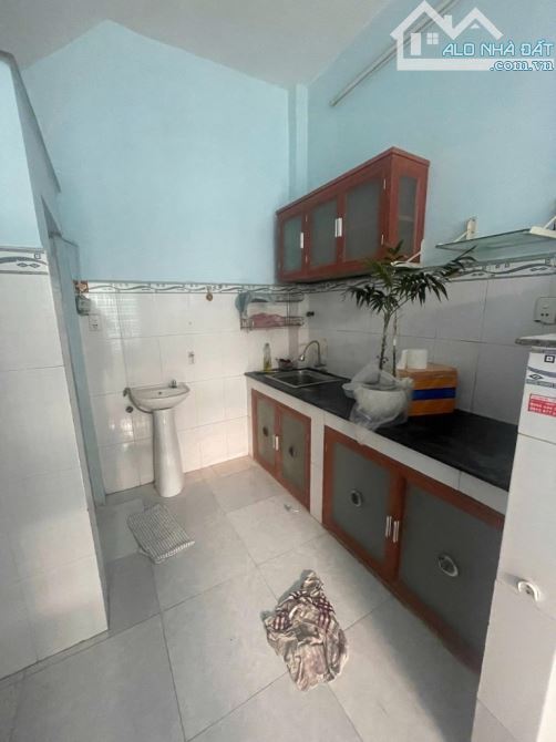 Bán nhà Phường 10 Tân Bình, Lạc Long Quân, 2 tầng 2PN, giá rẻ 3.799 tỷ - 4