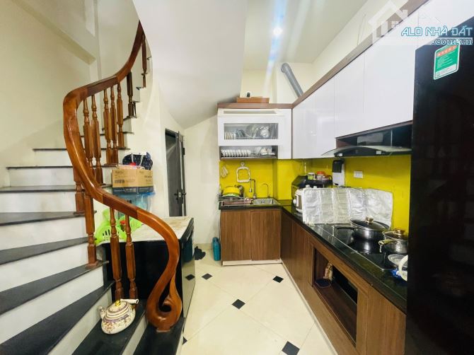 HÀNG HIẾM 32m2 PHƯƠNG CANH 5 TẦNG - Ô TÔ  ĐỖ CỬA - LÔ GÓC 3 THOÁNG - NỘI THẤT ĐẦY ĐỦ - 4