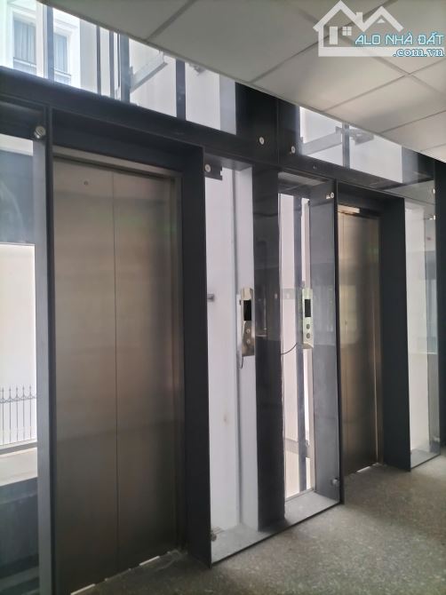 Cho thuê sàn văn phòng mặt tiền Phạm Ngọc Thạch Quận 3, DT: 200m2/ sàn, giá: 122tr/ sàn - 5
