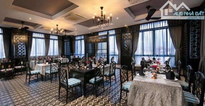 Bán tòa khách sạn phố Hàng Bè, DT 230m2 x 11T, MT 8.5m, 56 phòng, CT 800 tr/th, giá 180 tỷ - 5