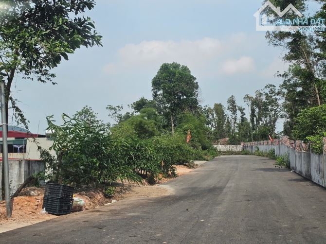 Bán  thổ cư Hạp Lĩnh . dt 716m . mt 20m . hướng ĐN & TB . giá 18 tỷ - 5