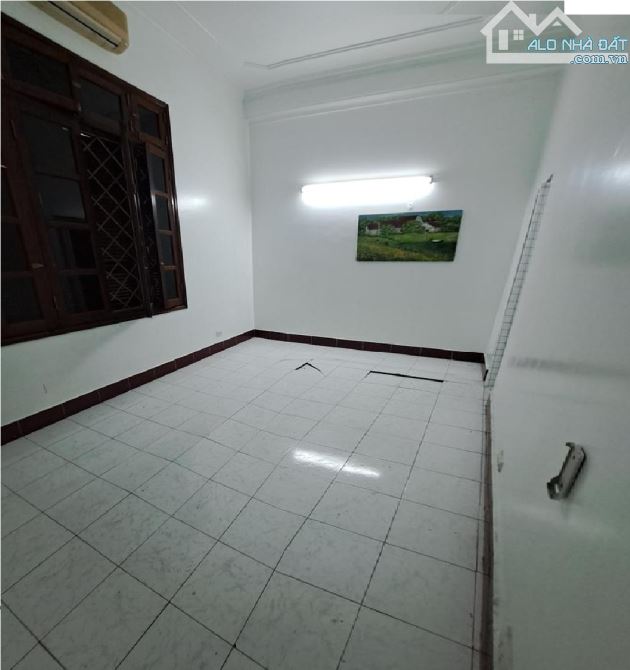Nhà ngõ 31 phố Trần Quốc Hoàn - Cầu Giấy. Diện tích 70m2 x 4 tầng mặt tiền 5m - 5