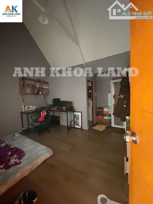Mặt tiền KD đường Lê Văn Chí ngay ĐH SP kỹ thuật- ngã tư Thủ Đức 186m2 ngang 7.6- TN 50tr/ - 5