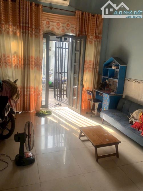 CHỦ GỞI BÁN NHÀ GÁC LỬNG (DT: 52M2) SỔ RIÊNG THỔ CƯ 100% NGAY UBND P. TÂN VẠN. GIÁ 1,5 TỶ - 5