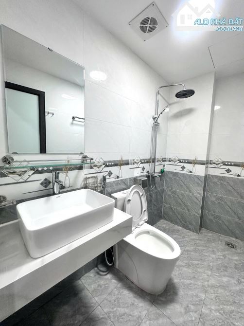 Bán Nhà Xuân Đỉnh - Ngõ Ô Tô rộng thênh thang - Nhà Xây 5 Tầng Kiên Cố - Sổ Đỏ Hoa Khôi - 5