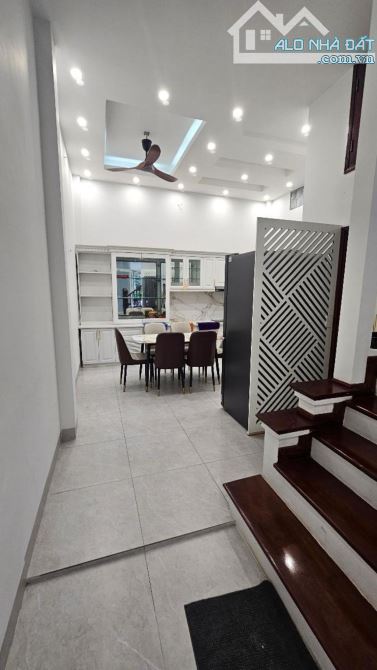 Bán nhà ngọc lâm 48m2 xây 5 tầng trước nhà đường ô tô tránh , thông tứ tung. - 5