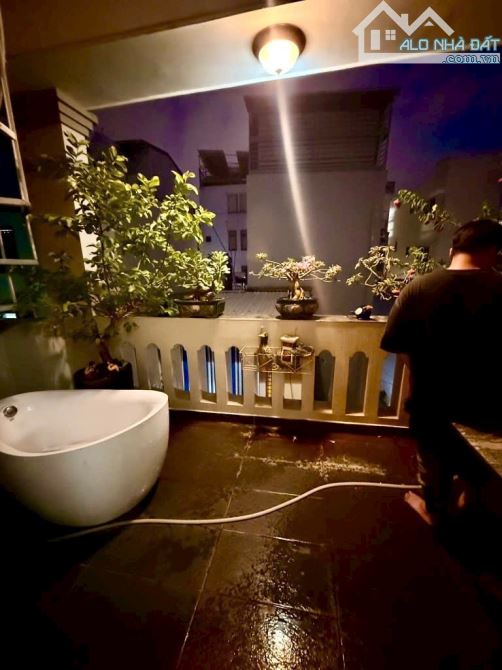 BÁN NHÀ ĐINH TIÊN HOÀNG, BÌNH THẠNH- SÁT Q.UẬN 1 - 4 TẦNG - 64M2 - NGANG 5.2M - CHỈ 8.x TỶ - 5