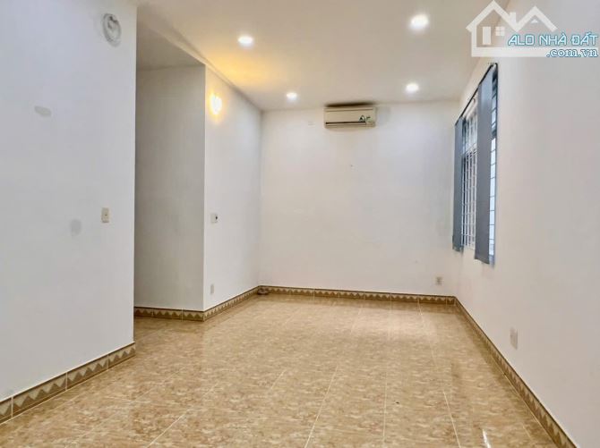 Cho thuê Biệt thự Mỹ Kim, 200m2, 3 lầu, đối diện công viên Hồ bán nguyệt, Quận 7 - 5