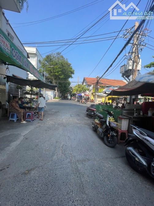 BÁN NHÀ HẺM  XE HƠI CHỈ 2TY900 - TRUNG TÂM QUẬN 4 - 5