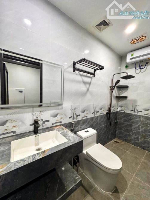 VỊ TRÍ ĐƯỢC ĐÁNH GIÁ ĐẸP và MẶT TIỀN RỘNG TOẠ LẠC TRÊN PHỐ BÙI THỊ XUÂN - 5