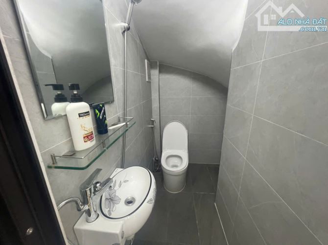 cho thuê tầng 1 và 2 làm VP kinh doanh mặt phố Nguyễn Đức Cảnh DT 100m² giá 20tr/th. - 5