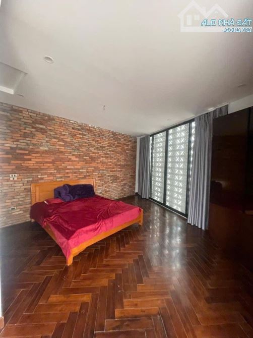 TT LONG BIÊN - PHỐ NGUYỄN VĂN CỪ - NHÀ DÂN XÂY , 3 THOÁNG , MỚI SIÊU ĐẸP - OTO VÀO NHÀ - 5