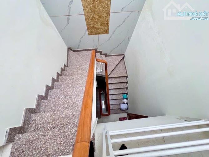 NHÀ 3 TẦNG - CĂN GÓC 3 MẶT HẺM XE HƠI 6M - ĐỐI DIỆN CHUNG CƯ 4S LINH ĐÔNG - 5