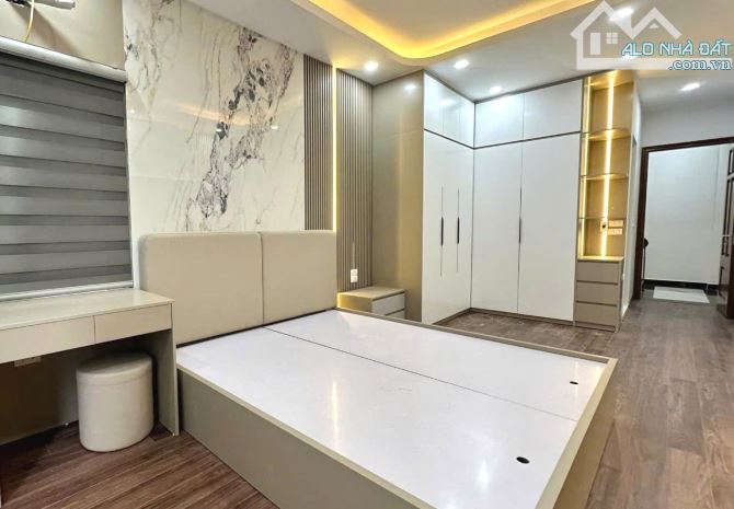 NGUYỄN CHÍNH - NHÀ MỚI - NGÕ THÔNG, LÔ GÓC, TRƯỚC NHÀ 3M - 20M RA ÔTÔ TRÁNH- 36M2 - 5TẦNG - 5