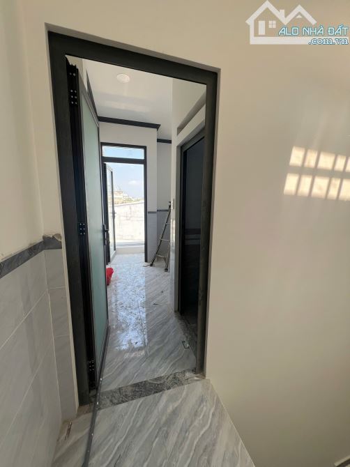 Bán nhà hẻm Phạm Thế Hiển Phường 6 Quận 8. Nhà nở hậu - 3.7 Tỷ - 3 tấm - 5