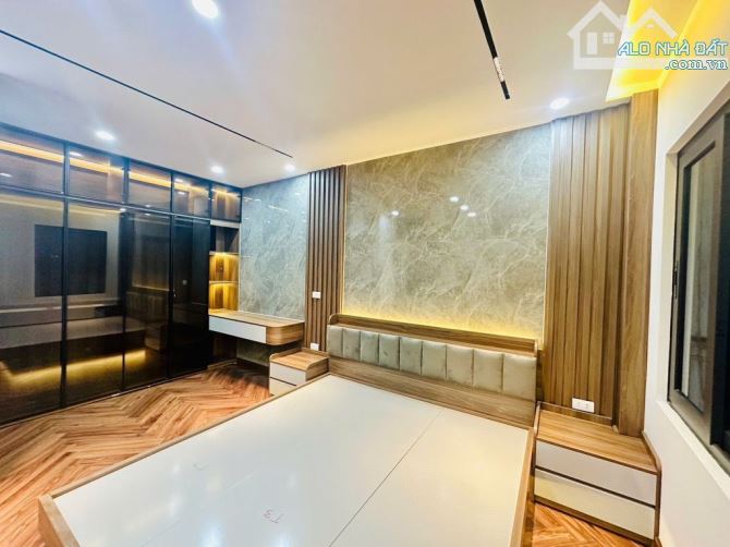 Bán Nhà Tôn Đức Thắng - Đống Đa - Mặt Tiền 7m - Thang Máy DT 35m2 - 5