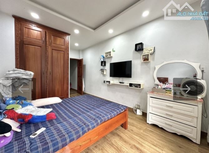 7 TỶ HƠN - MẶT TIỀN ĐƯỜNG 8M PHÚ NHUẬN - GIÁP PHAN XÍCH LONG - 4 TẦNG THÔNG SÀN HIỆN ĐẠI - 5