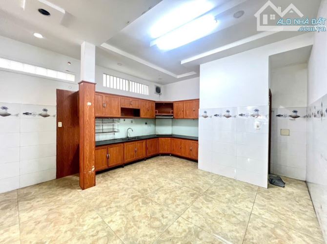 Nhà Mặt Tiền Chợ Vải Tân Bình – Đầu Tư Sinh Lời – Giá Tốt .DT 73m2.5 tầng.Lạc Long Quân - 5