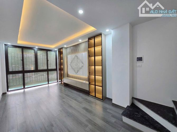 Cho Thuê nhà nguyên căn ngõ 35 lạc long quân view phố - 5