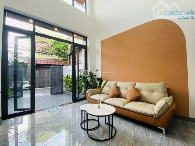 BÁN NHÀ CẤP 4 CÓ GÁC MỚI ĐẸP MẶT TIỀN P. THẮNG TAM- NGANG 5M (70M2 )- GIÁ 6.6 TỶ - 5