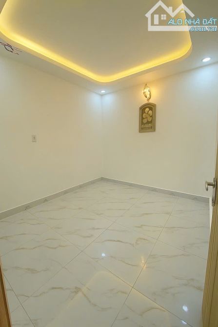 Bán nhà chợ Bà Hom giá chỉ 1tỷ850tr 2PN- 2WC - 5