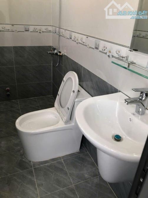 Bán nhà hẻm xe tải Tỉnh Lộ 10, Bình Tân, 70m² - 4x17.5 - 4 tầng, nở hậu, chỉ  nhỉnh 6 tỷ - 5