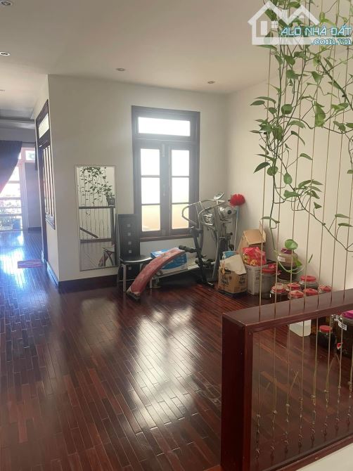 BÁN NHÀ 3 MÊ MẶT TIỀN LÊ ĐẠI HÀNH. DT: 4,2 x 18M. GIÁ: 8 TỶ 990 TRIỆU - 5