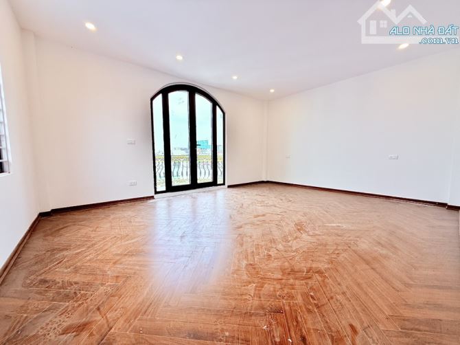 Bán nhà Thạch Bàn, mới kính kong & đẳng cấp, 80m2 x 7 tầng x thang máy, ô tô tránh, vỉa hè - 5