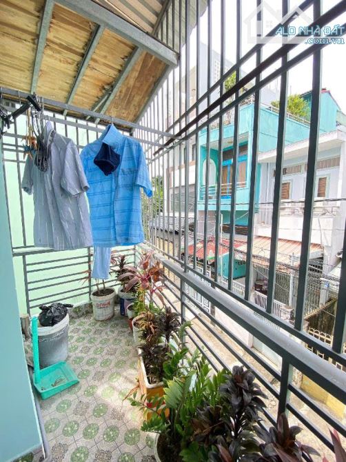 Bán nhà Đ. Bình Đông, Phường 14, Quận 8: 47m2, 2 tầng, Nở hậu, hẻm xe hơi, chỉ 3,95 tỷ - 5