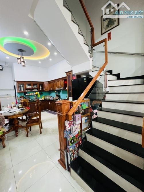 NGAY HƯƠNG LỘ 2 - BÌNH TÂN - HẺM XE TẢI - 64M2 - 4 TẬNG - TẶNG FULL NỘI THẤT - 6 TỶ TL - 5