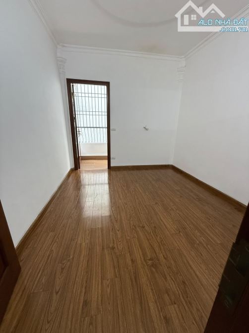Cần bán gấp nhà phố Lê Trọng Tấn,cách 5m ra mặt phố,tiện ích bạt ngàn,phân lô ngõ ô tô - 5