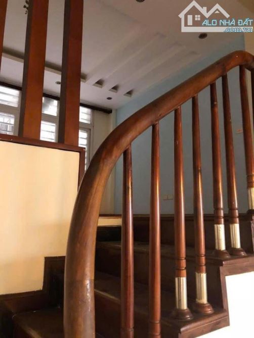 Hoàng Ngân 45m2,  5 tầng,  4 tầng, 1 nhà ra phố, oto tránh, Khu vực phát triển mạnh, giá đ - 5