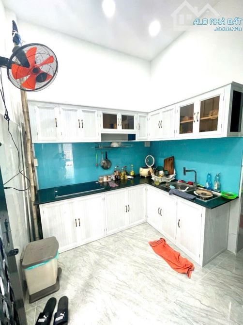 BÁN NHÀ 3 TẦNG BTCT – 4PN – SÁT CÔNG VIÊN – GẦN SÂN BAY – CHỈ 4.05 TỶ - 5