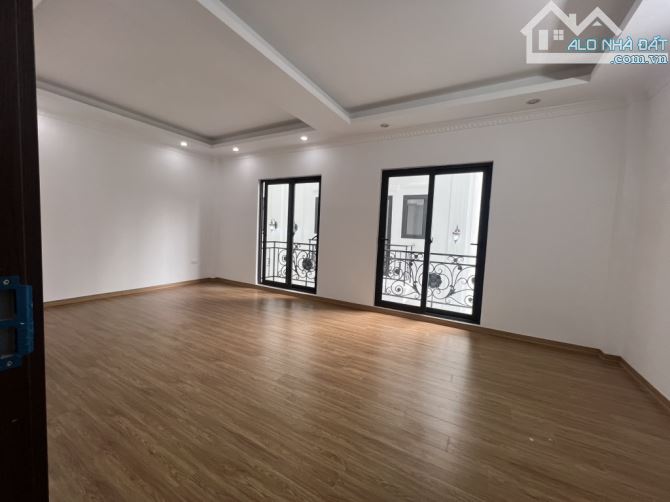 Bán Căn Nhà Phố Ngọc Trì 5 Tầng Mới Tinh Thông Thoáng Gần Oto - 6