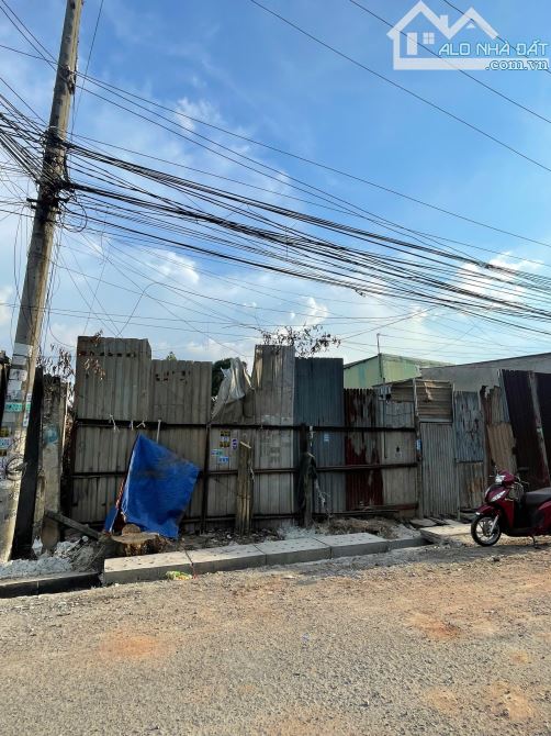 Cần bán Đất Định Hòa mặt tiền Dx062 nhựa thông. Diện tích: 3716m2 có 1000m thổ cư - 6