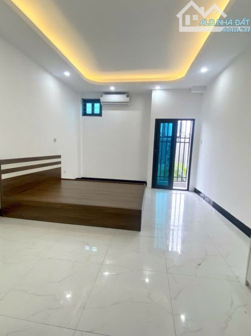 BÁN CCMN YÊN XÁ DÒNG TIỀN 70TR/ THÁNG 52M 8 TẦNG THANG MÁY GIÁ CHÀO 10.1 TỶ - 6