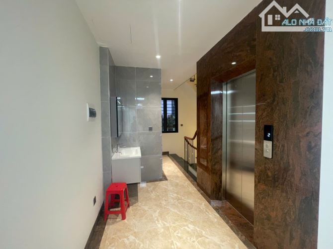 cho thuê tầng 1 và 2 làm VP kinh doanh mặt phố Nguyễn Đức Cảnh DT 100m² giá 20tr/th. - 6